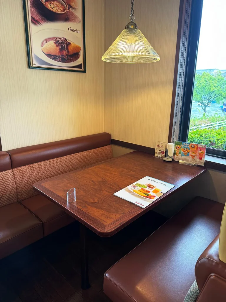 やっぱりここは格別！オープンから25年「ロイヤルホスト高蔵寺店」市内唯一の店舗です。