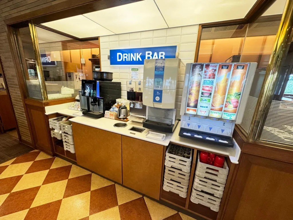 やっぱりここは格別！オープンから25年「ロイヤルホスト高蔵寺店」市内唯一の店舗です。