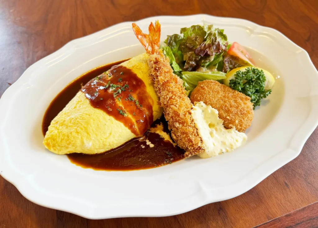 やっぱりここは格別！オープンから25年「ロイヤルホスト高蔵寺店」市内唯一の店舗です。