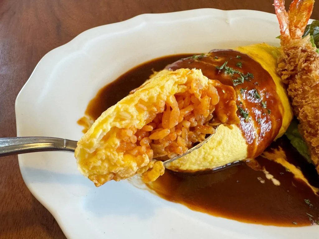 やっぱりここは格別！オープンから25年「ロイヤルホスト高蔵寺店」市内唯一の店舗です。