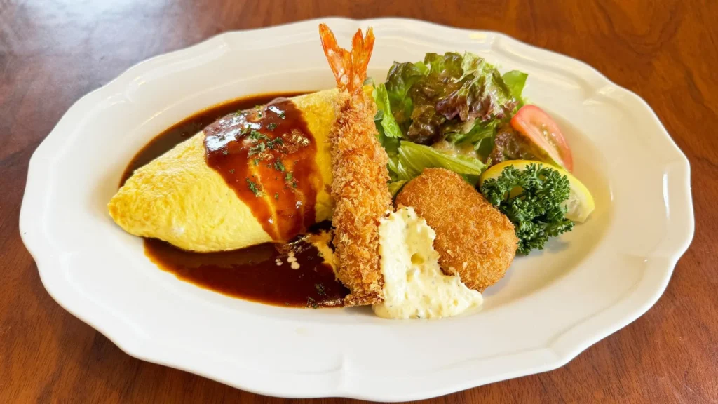 やっぱりここは格別！オープンから25年「ロイヤルホスト高蔵寺店」市内唯一の店舗です。