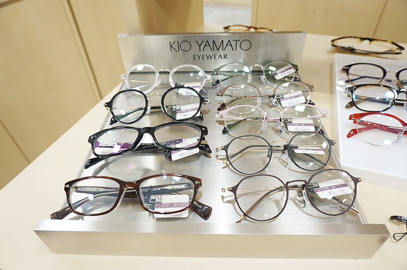 高品質な眼鏡が揃う【アイコーメガネ】鳥居松町にある眼鏡店です。