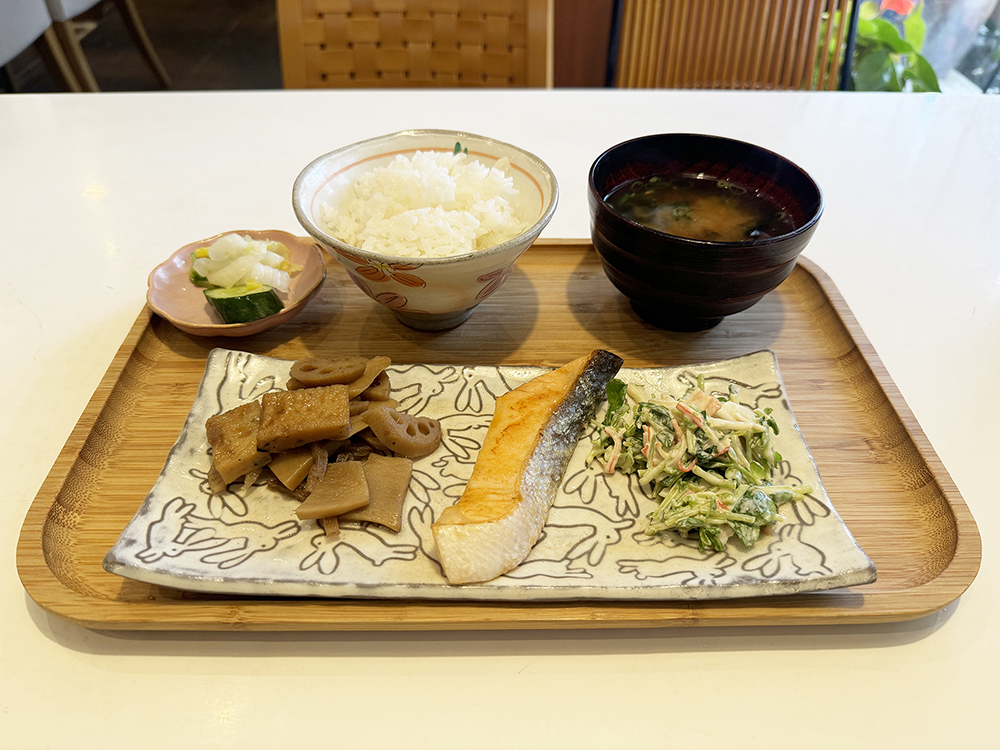 和食とパン両方選べる！【ごはんcafeKAWAのモーニング】ご飯はおかわり無料です。