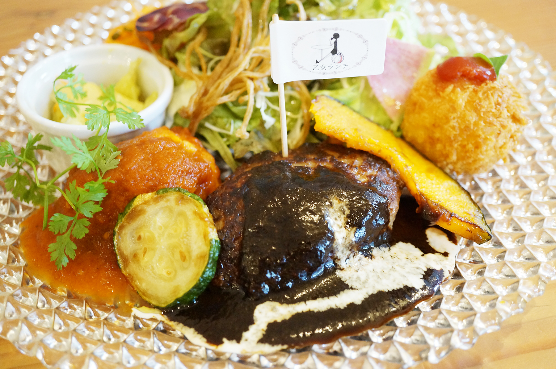 【春日井市】乙女ランチが大人気！一汁多菜の洋食屋さんグリルオニオンを紹介。素敵な空間の洋食カフェ。