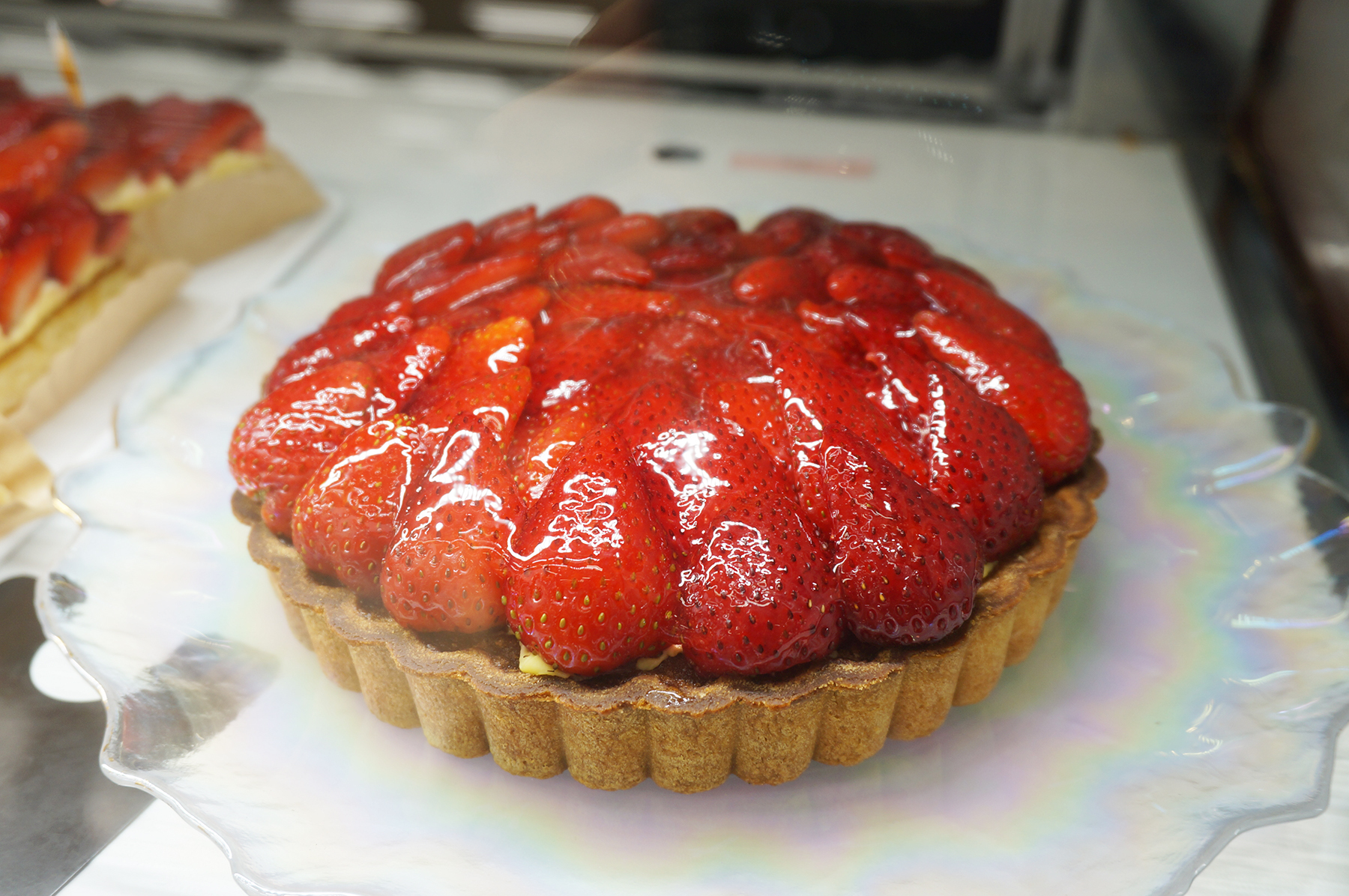 イオン春日井店1階のケーキ屋さん「トルタイシーオ」華やかなタルトに心躍るお店です。