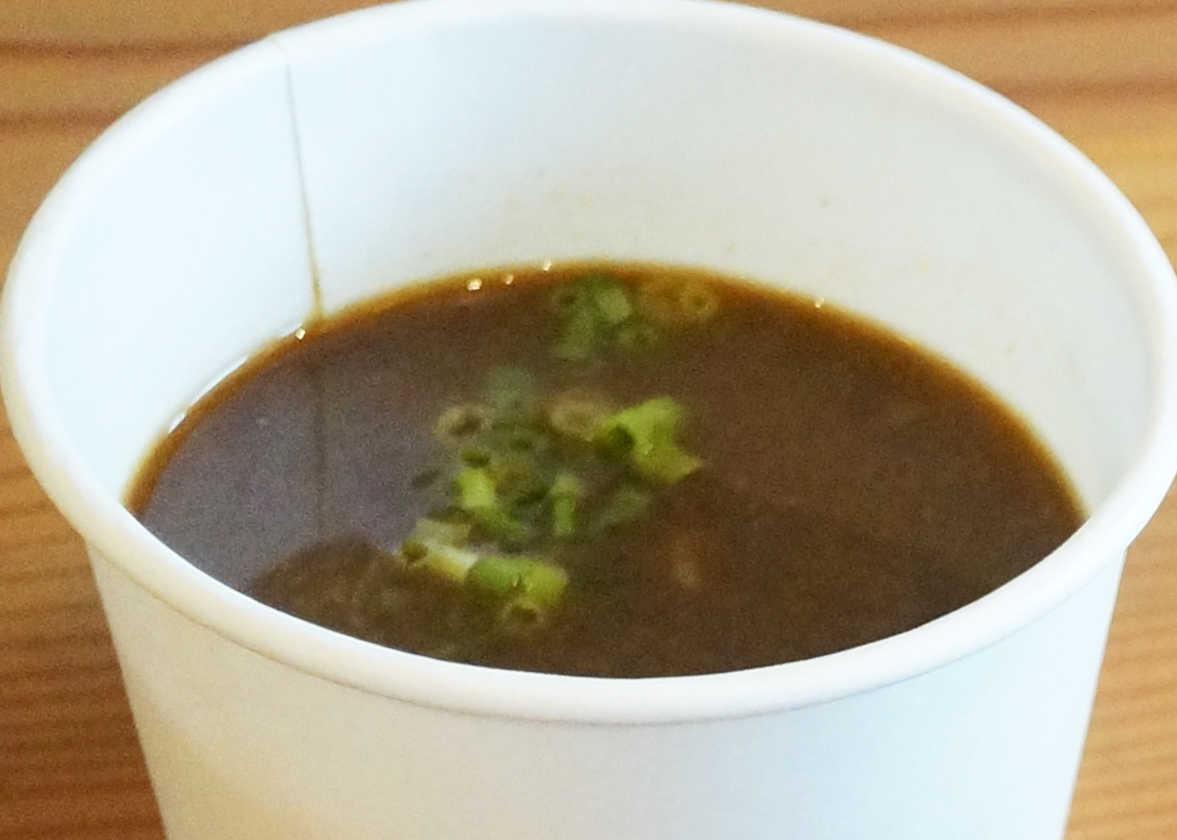 グリルオニオンの人気テイクアウトメニュー。野菜たっぷりで美味！一汁多菜のお弁当を紹介。