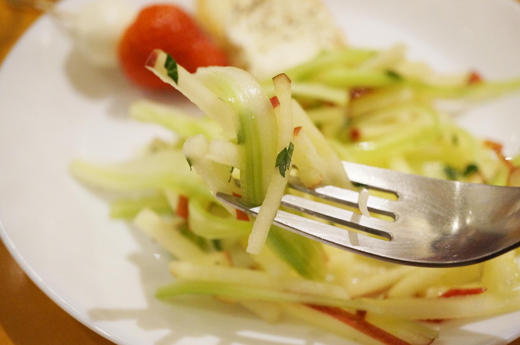 イタリアンバルsalute（サルーテ）の「美味しいチーズとワインの会」へ。飲み放題＆チーズ料理が最高でした。