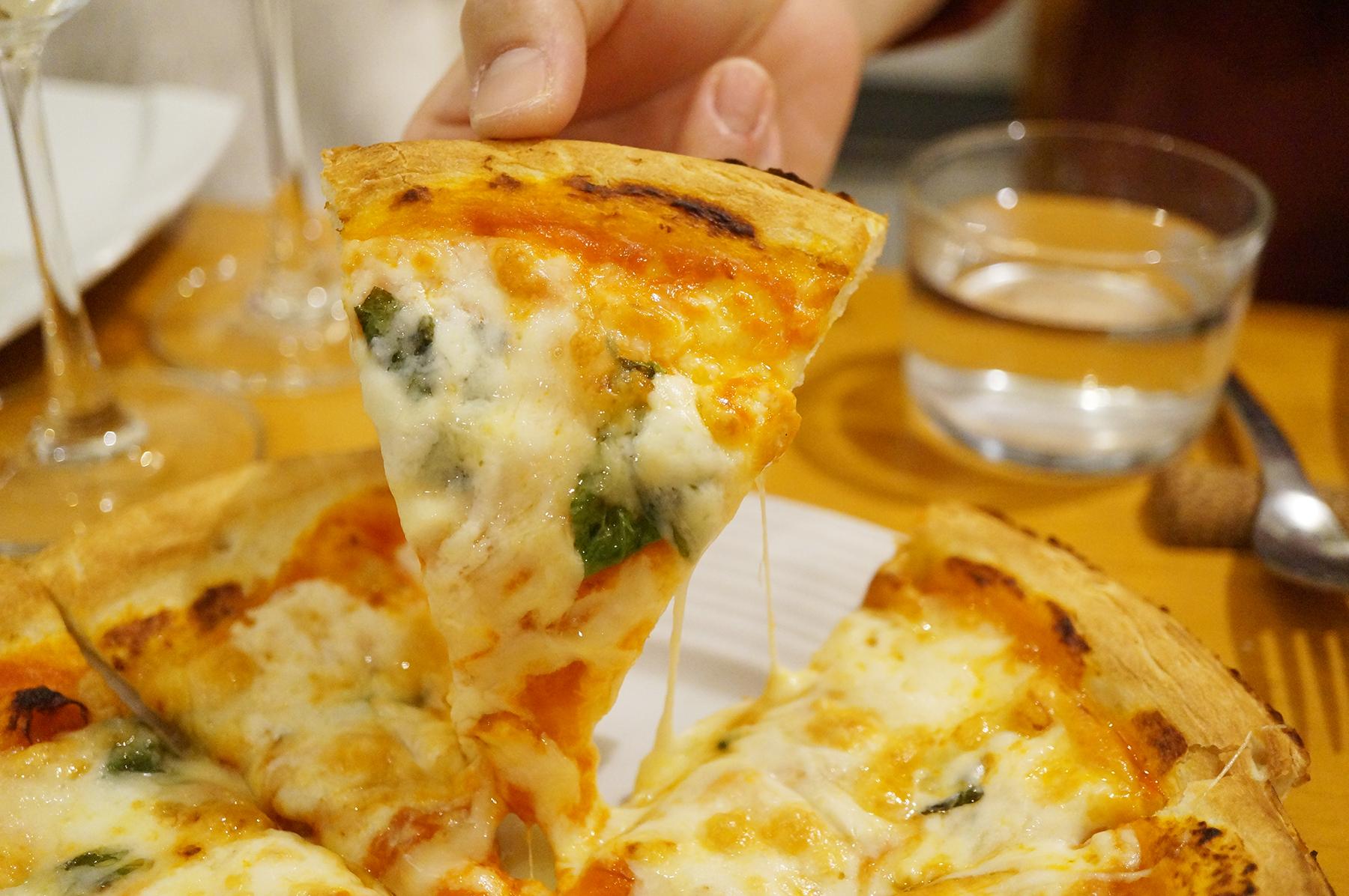 イタリアンバルsalute（サルーテ）の「美味しいチーズとワインの会」へ。飲み放題＆チーズ料理が最高でした。