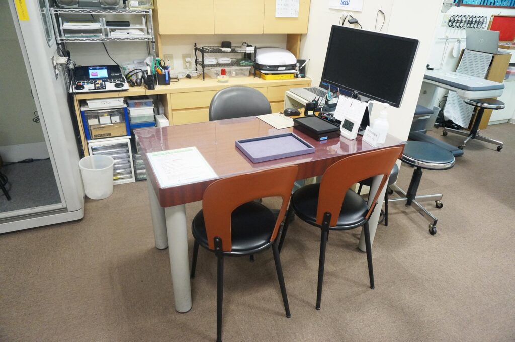 補聴器の相談なら「キクチメガネ高蔵寺店」チェックから体験、購入まで安心してお任せ出来ます