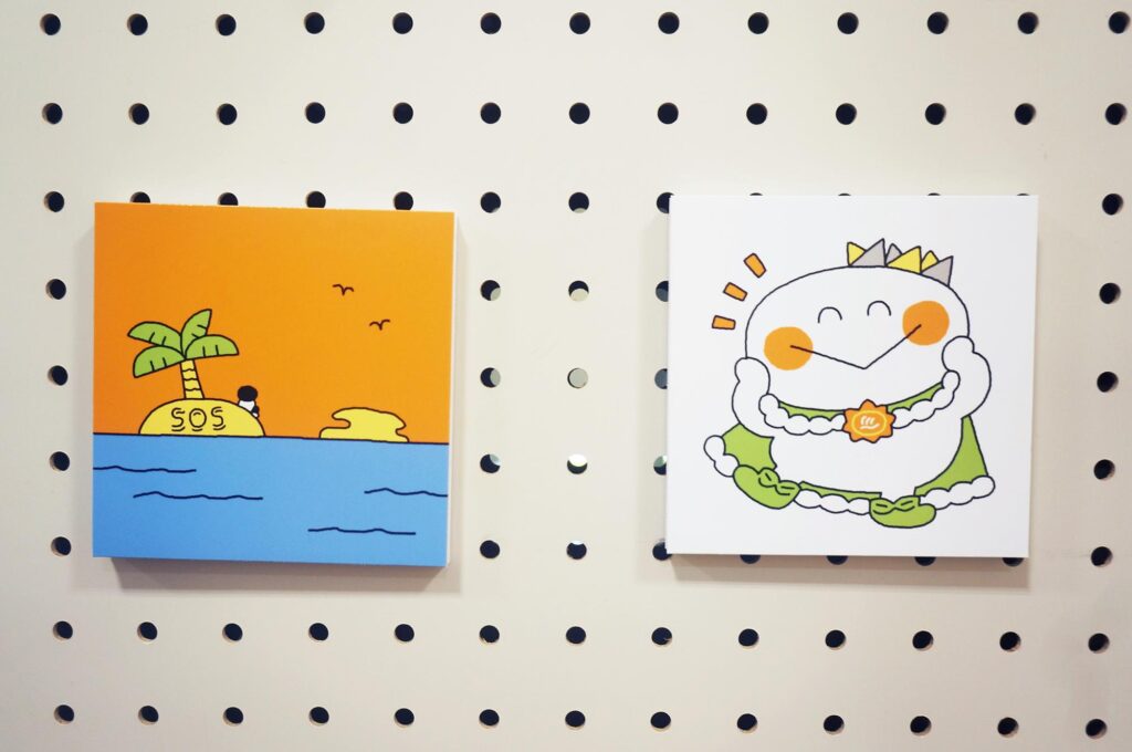 可愛くて素敵なイラストの世界。イラカアヅコさんの作品展「サンマルシェでしりとり展」へ。