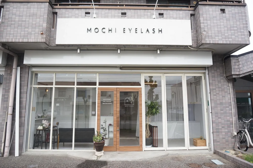 高い技術力と接客が魅力「MOCHI EYELASH」を紹介。深夜営業もある素敵なサロン。