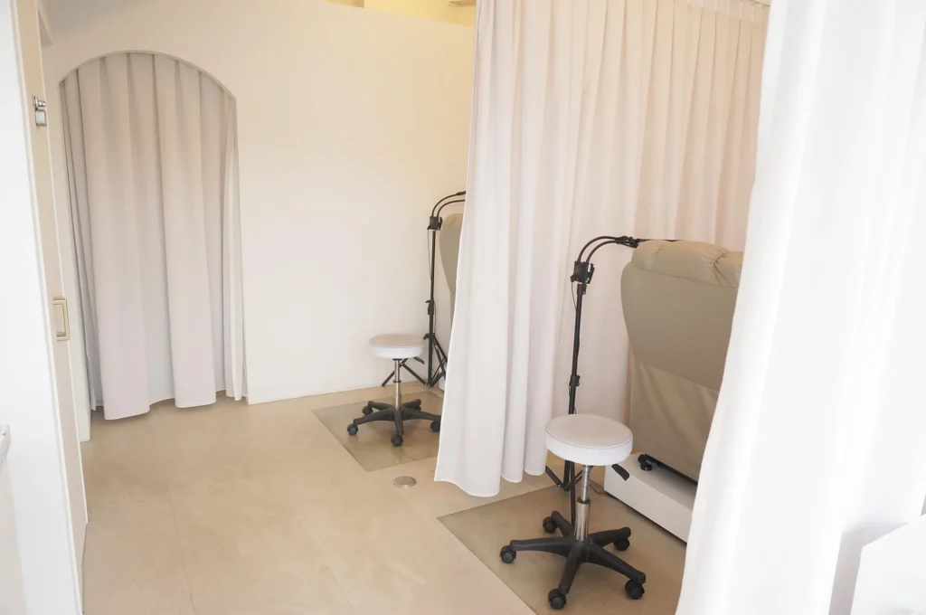 高い技術力と接客が魅力「MOCHI EYELASH」を紹介。深夜営業もある素敵なサロン。