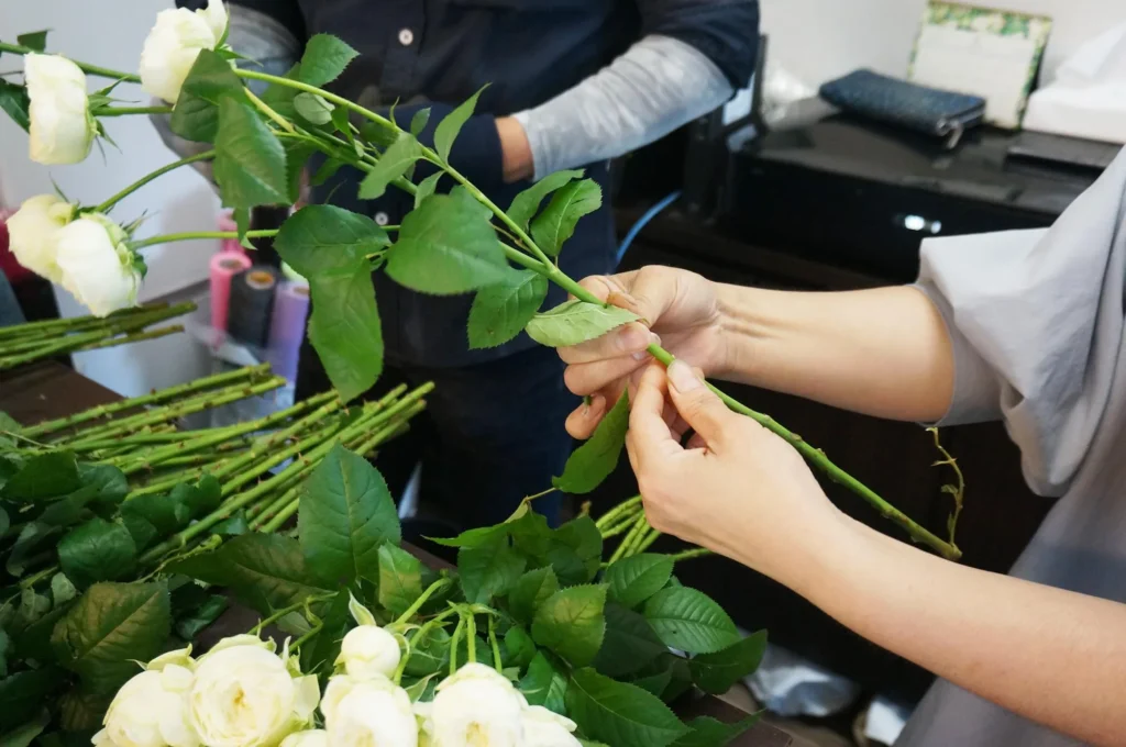 東野町の素敵な花屋さん「八七八」を紹介。珍しい植物も揃う種類豊富なお花屋さんです。