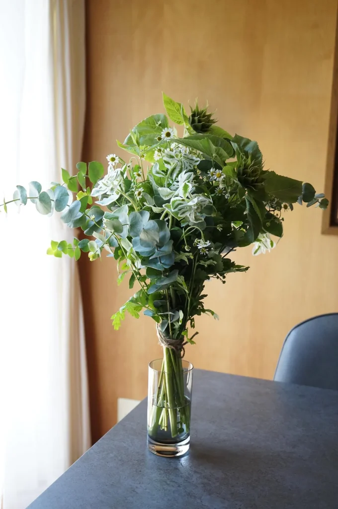 東野町の素敵な花屋さん「八七八」を紹介。珍しい植物も揃う種類豊富なお花屋さんです。