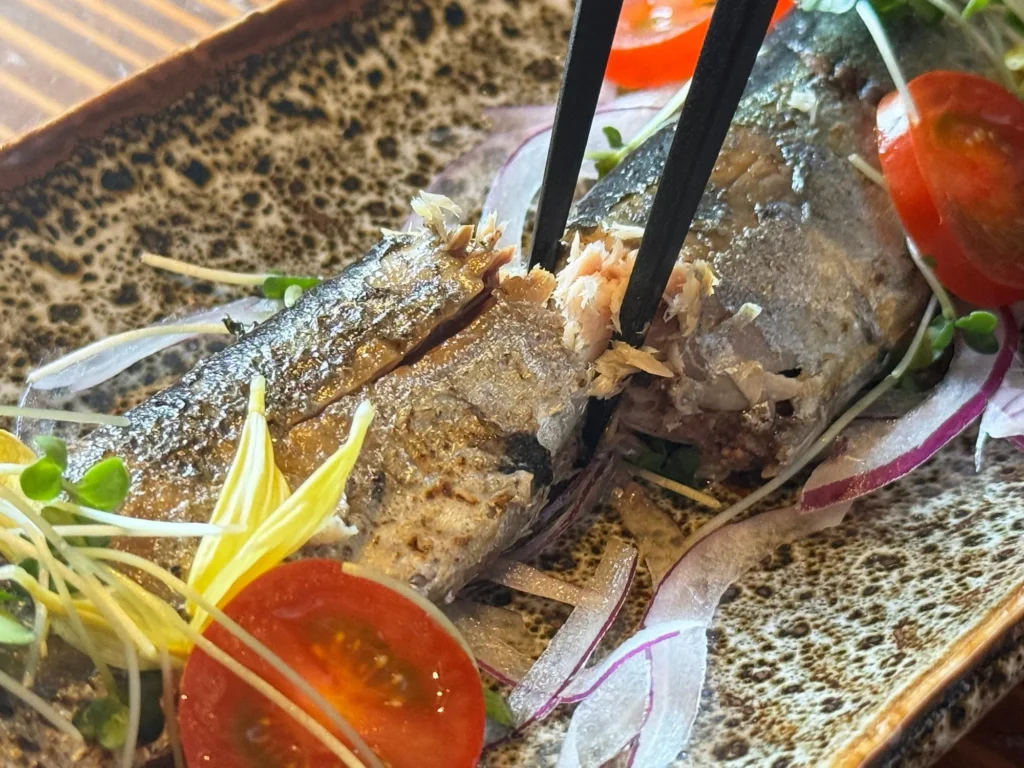 気軽に美味しい鉄板料理を楽しむならココ。勝川のお洒落な隠れ家バル「鉄板バル エテルノ」