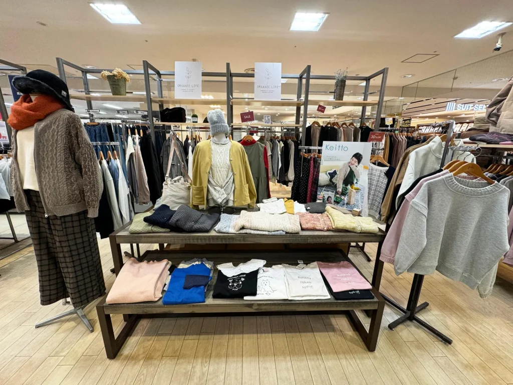 他店にはないナチュラルで可愛いコーディネートが揃う「JACKサンマルシェ高蔵寺店」