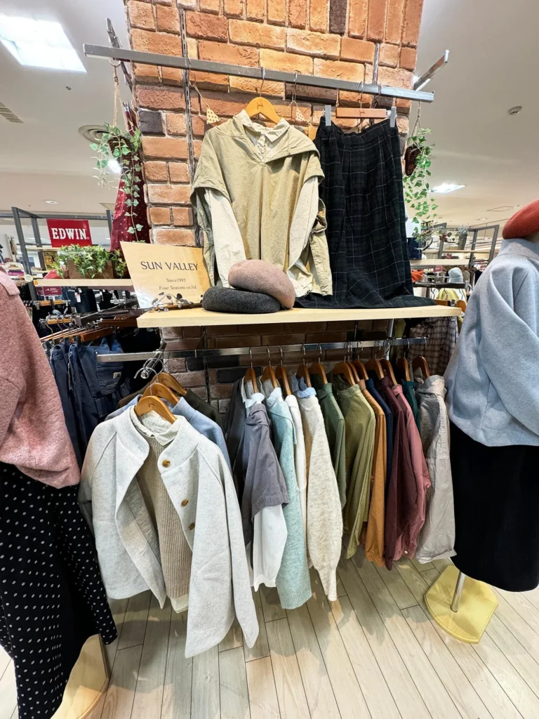 他店にはないナチュラルで可愛いコーディネートが揃う「JACKサンマルシェ高蔵寺店」