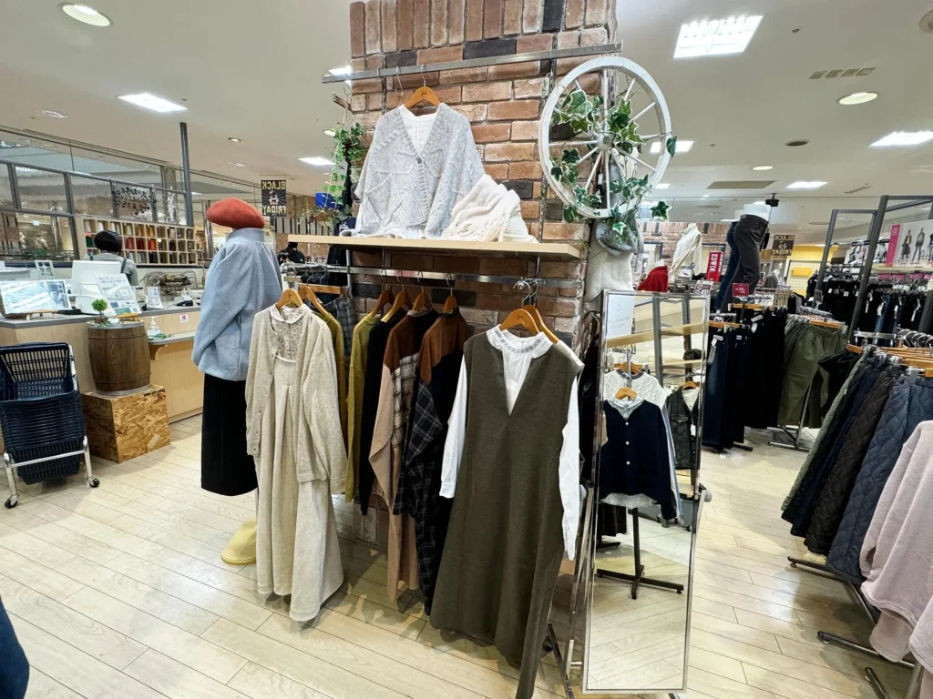 他店にはないナチュラルで可愛いコーディネートが揃う「JACKサンマルシェ高蔵寺店」