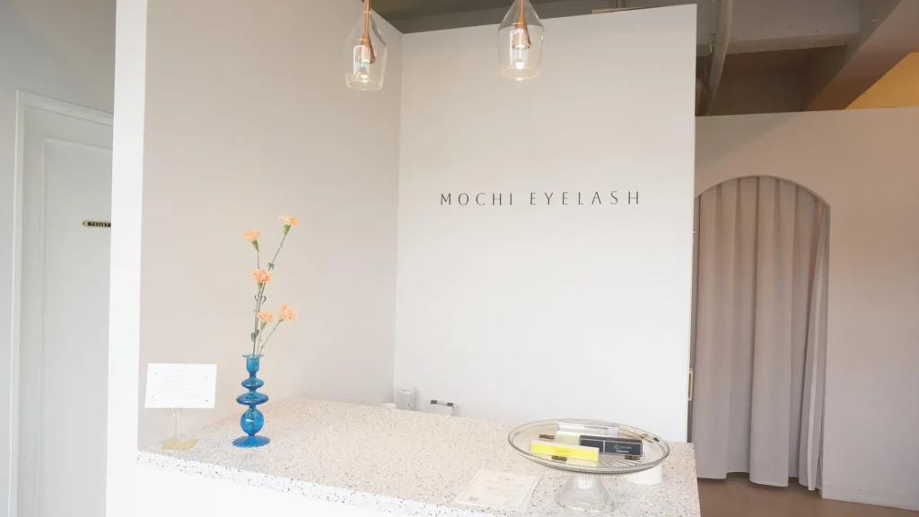 高い技術力と接客が魅力「MOCHI EYELASH」を紹介。深夜営業もある素敵なサロン。