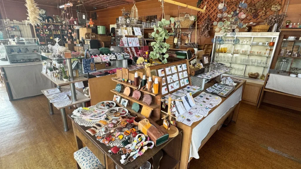 雑貨好きなら是非行ってみて。古道具とハンドメイド雑貨の素敵なお店「藤そう」